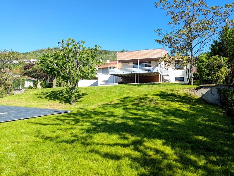 Contemporary house for sale in the district Champfleuri