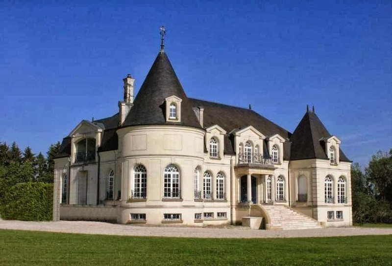 Castle for sale in Nizy-le-Comte