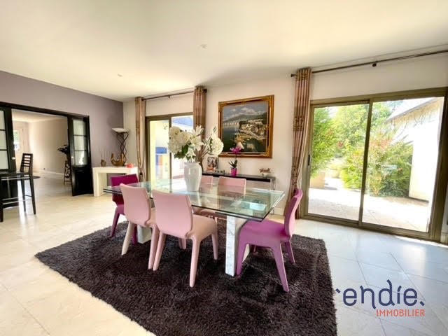 Luxury house for sale in the district Les Onze Arpents-Les Champs de l'Ormeau