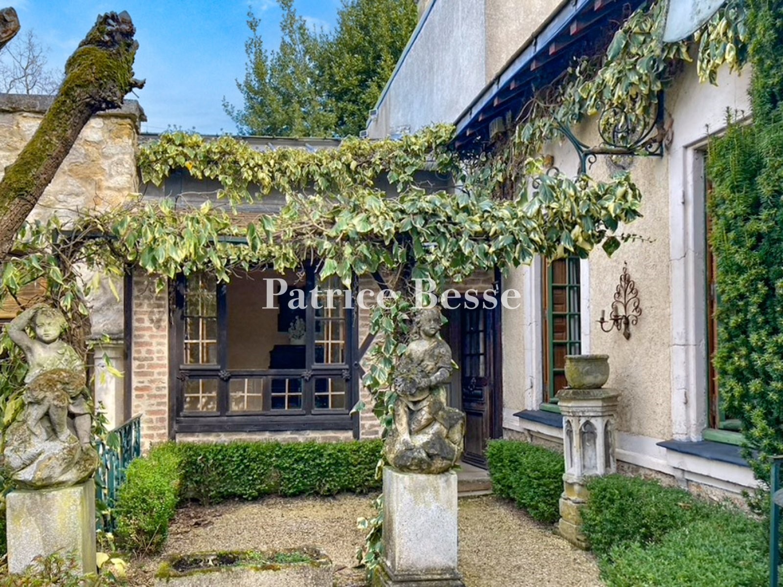 Oude woning te koop in La Ville Au Bois