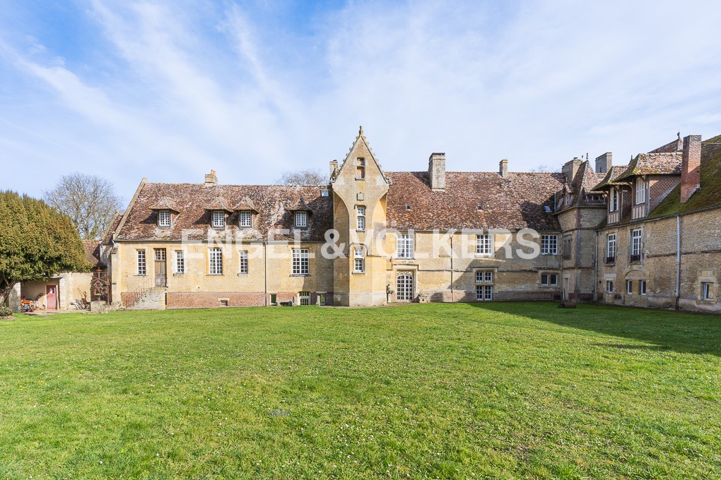 Château à vendre à Saint-Pierre-sur-Dives