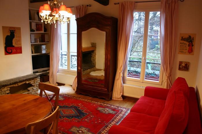 Appartement De Vacances A Paris 18e Arrondissement En Ile De France Pour 4 Pers 40m Amivac Com