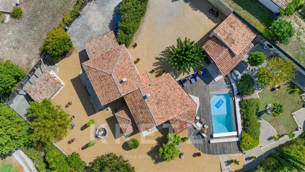 Luxury house for sale in Valensole