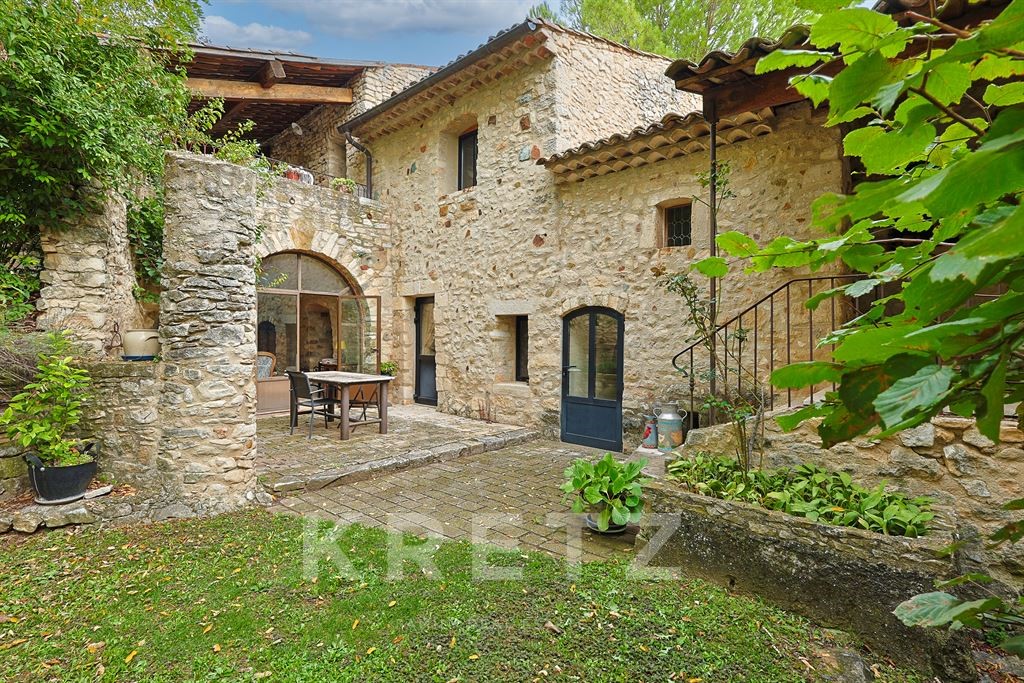 Luxury house for sale in Saint-Michel-l'Observatoire