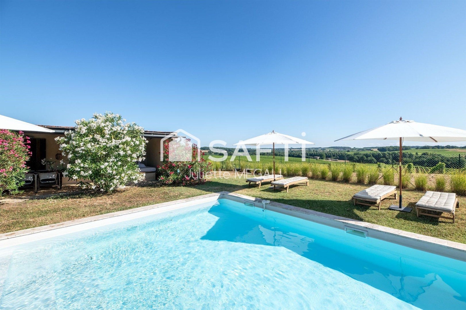 Architectenwoning te koop in Gensac
