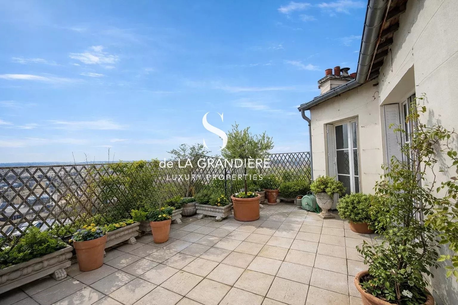 Luxury apartment for sale in the district Muette Sud