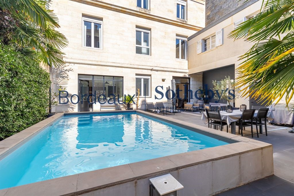 Luxury house for sale in Bordeaux