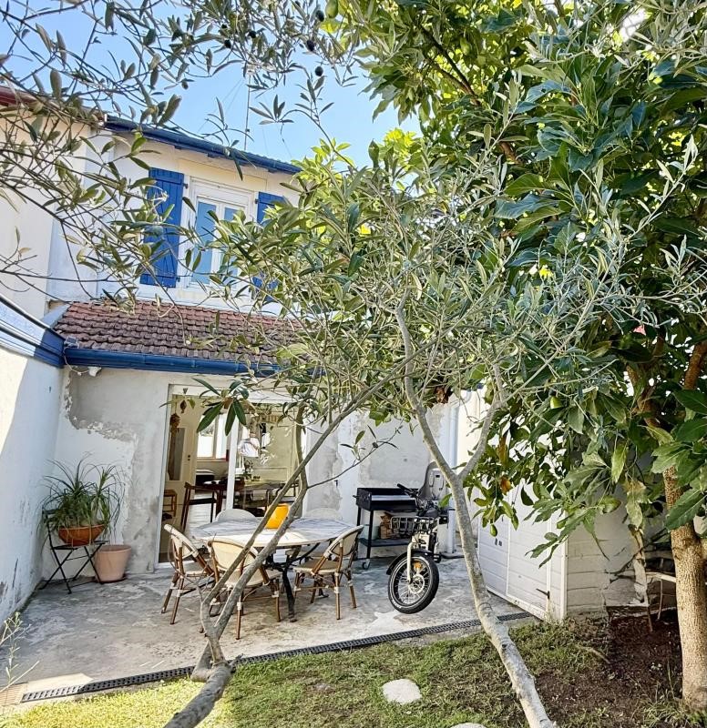 Maison de ville à vendre dans le quartier La Rochefoucauld-Aguilera