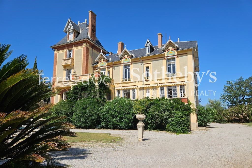 Château à vendre dans le quartier Centre Ville