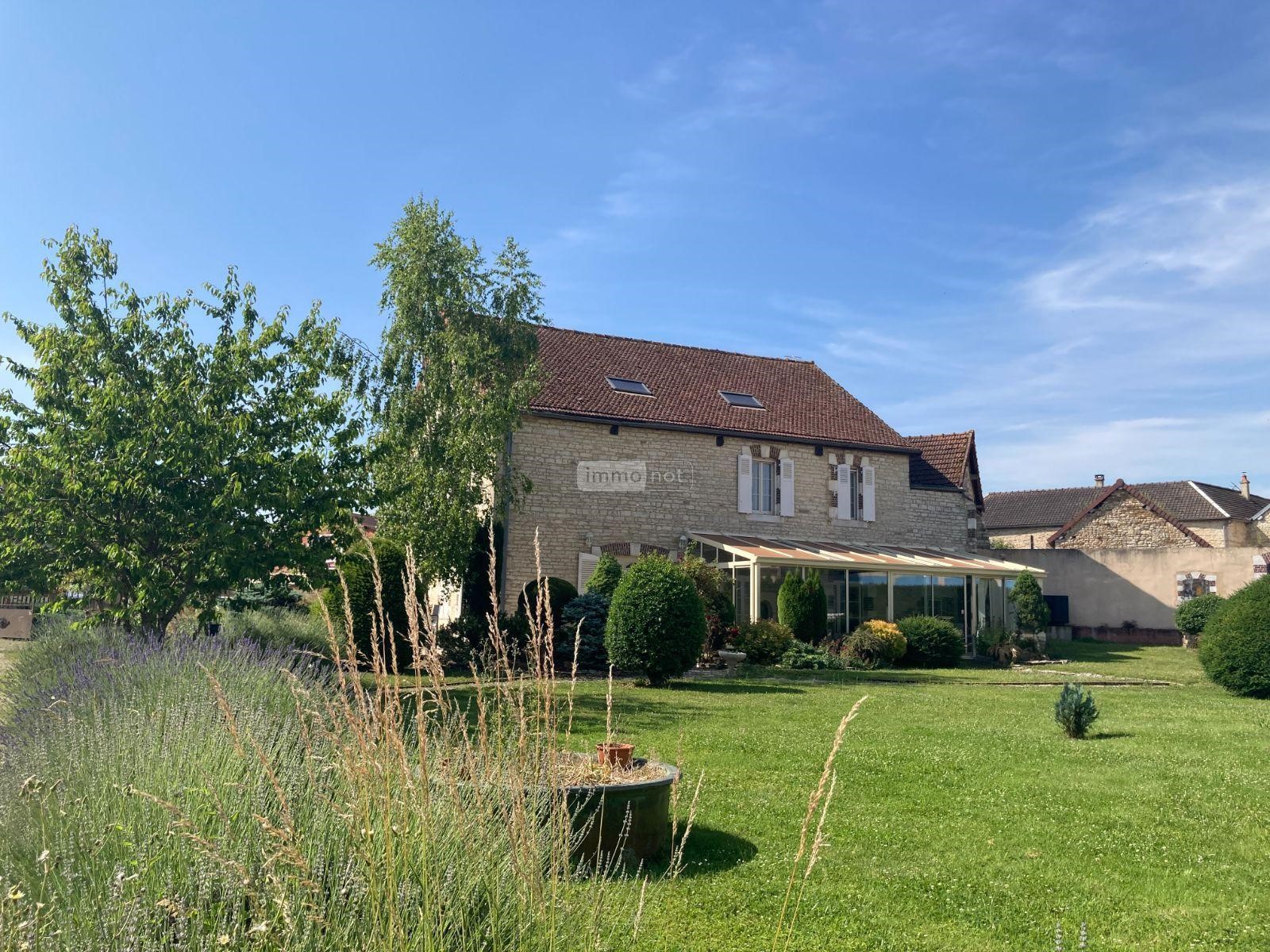 Maison de luxe à vendre à Jully-sur-Sarce
