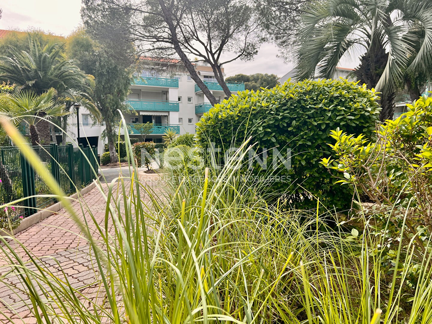 Luxury apartment for sale in the district Boulouris
