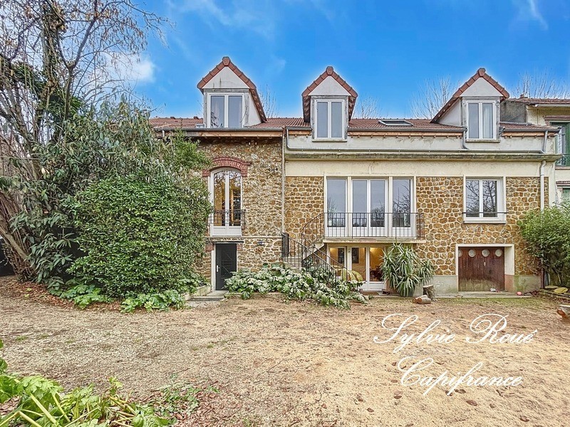 Luxury house for sale in the district Paul Froment-Huit Mais 1945