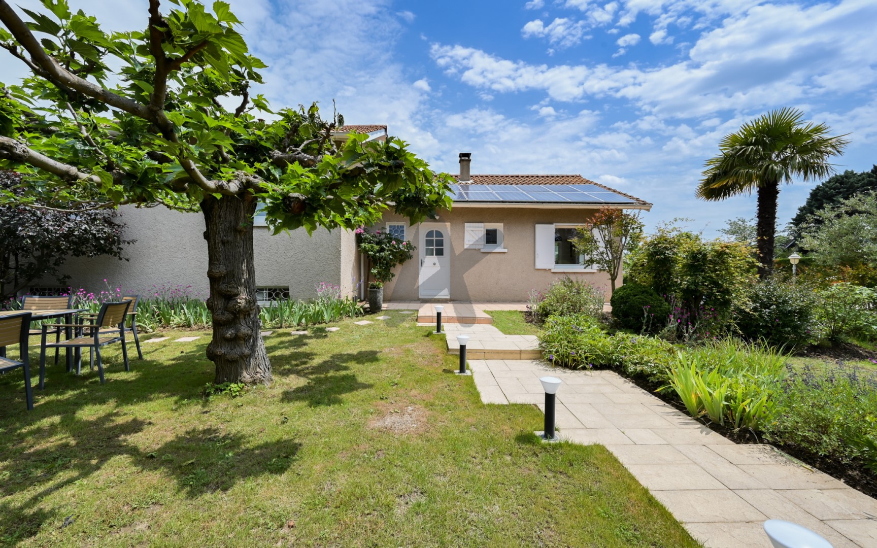 Villa de luxe à vendre dans le quartier Zone Habitat Diffus