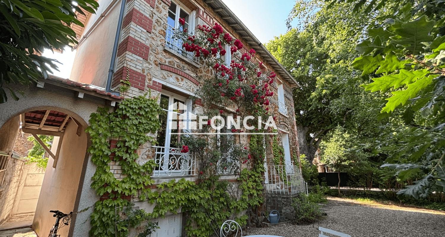 Maison de luxe à vendre dans le quartier Le Pave de l'Hay