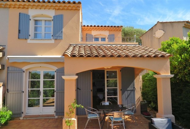 Maison De Vacances A La Croix Valmer En Provence Alpes Cote D Azur Pour 4 Pers 55m Amivac Com