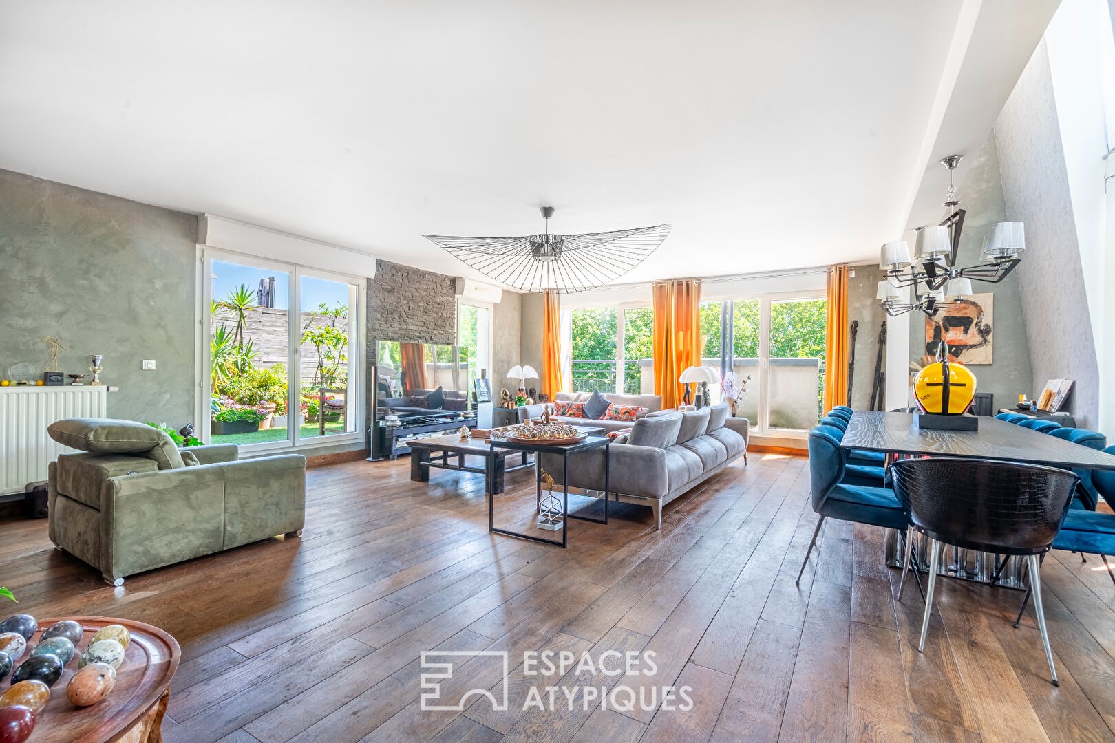 Duplex de luxe à vendre dans le quartier Juillet Zola