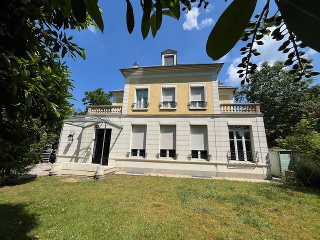 Oude woning te koop in Marine