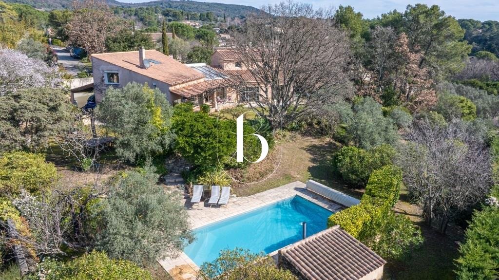 Luxe stadswoning te koop in Goudargues