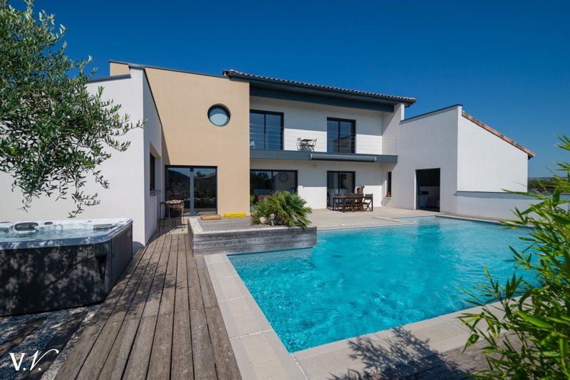 Luxury house for sale in Saubens
