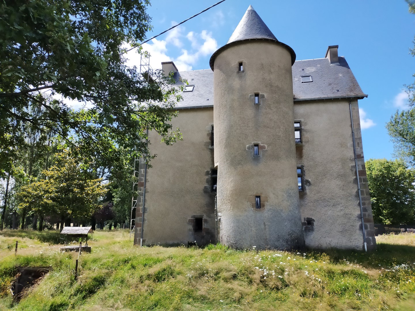 Castle for sale in La Souterraine