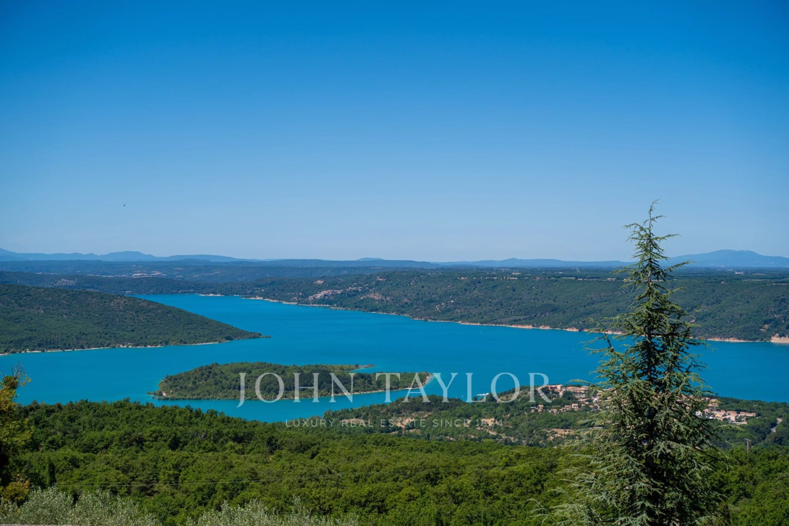 Castle for sale in Aiguines