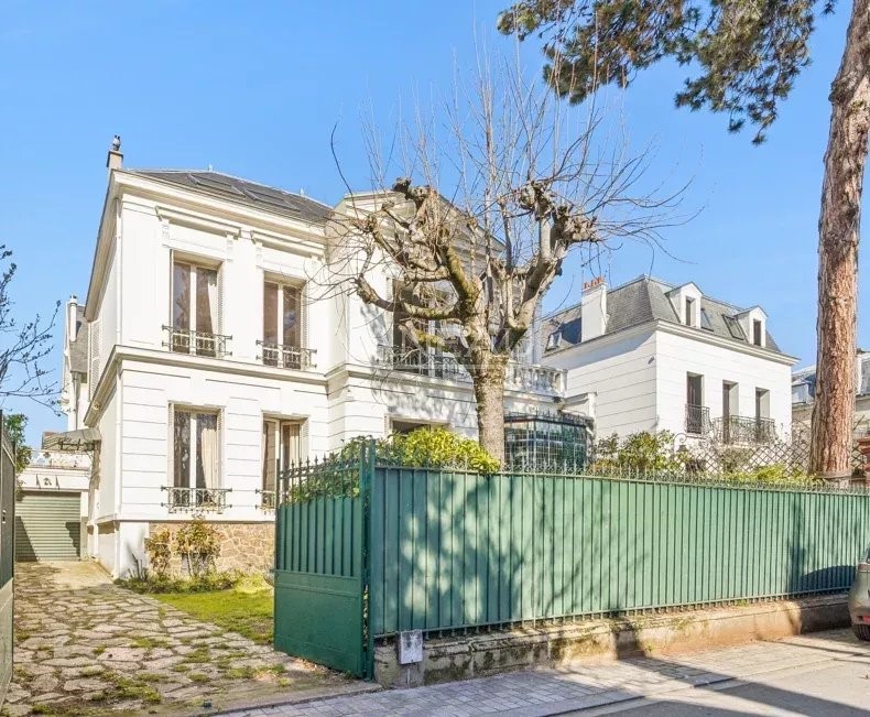 Luxury house for sale in the district Bac-Bécon-Flachat-Colombes