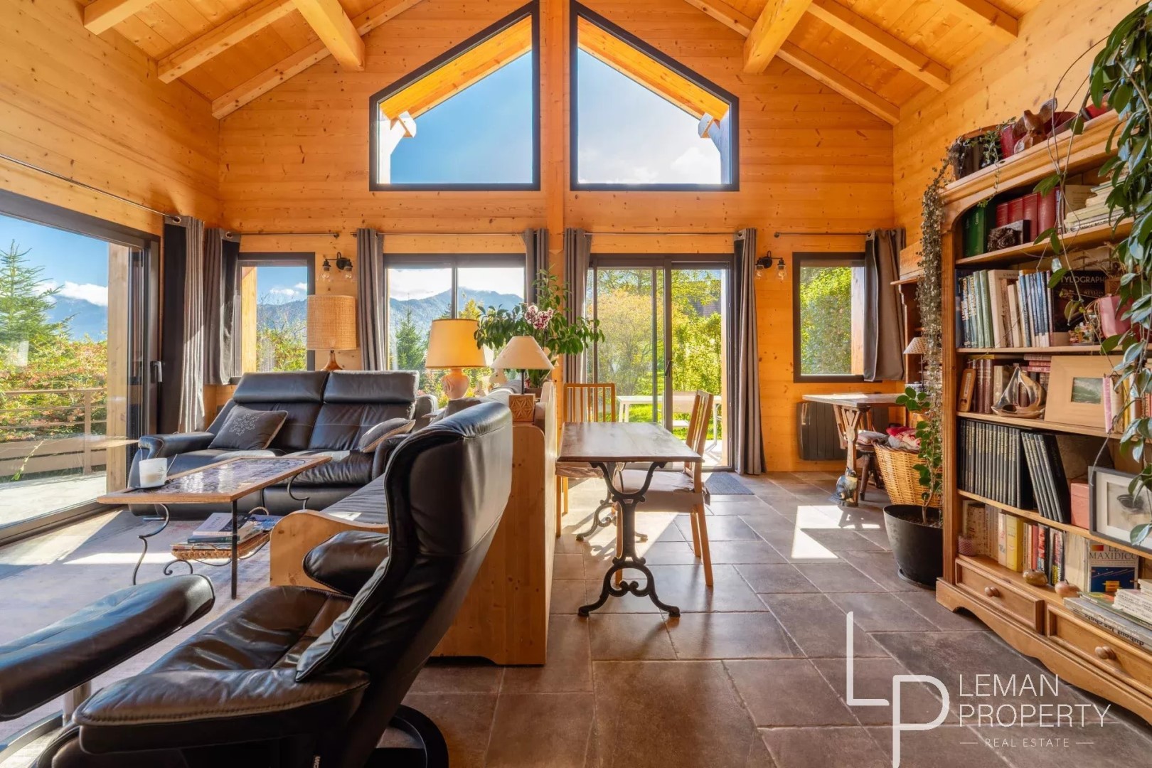 Luxury house for sale in Lathuile