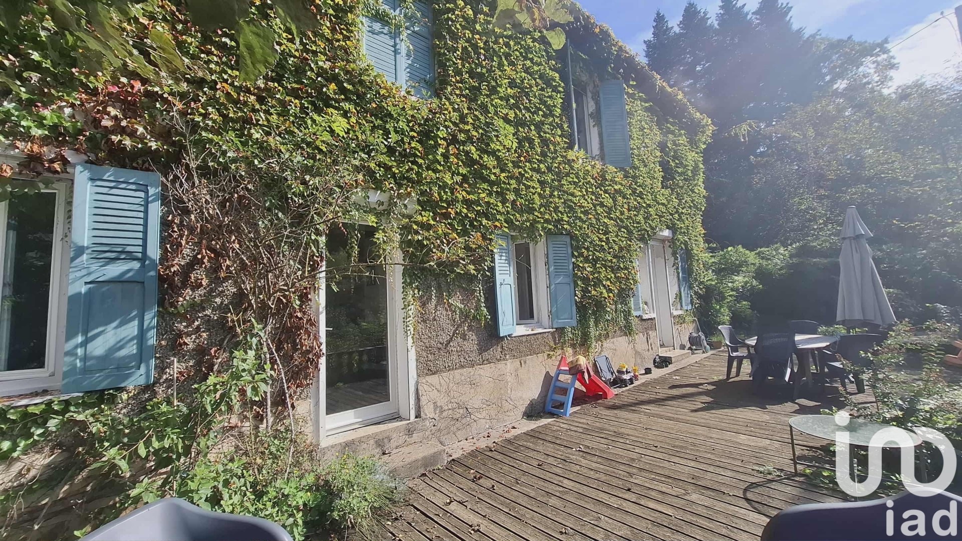 Domaine à vendre dans le quartier Rural Est