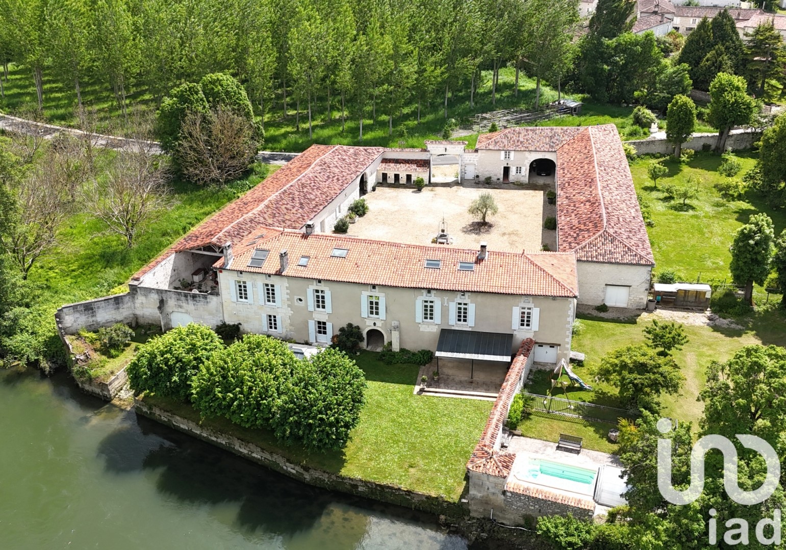 Dimora in vendita Bourg-Charente