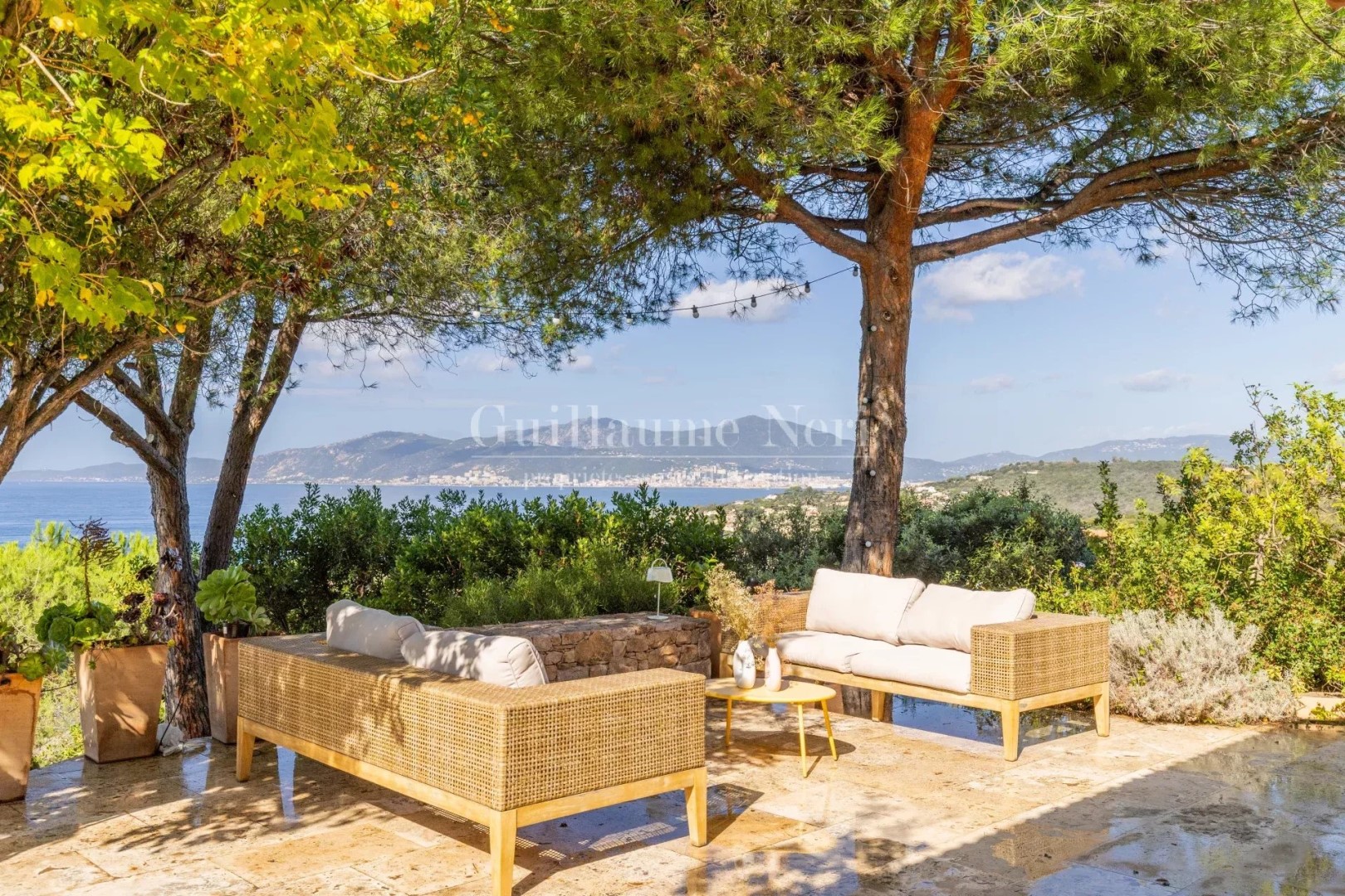 Villa de luxe en location saisonnière à Porticcio
