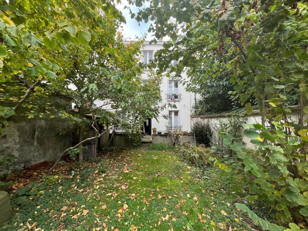 Luxury house for sale in the district Diderot-Domaine du Bois