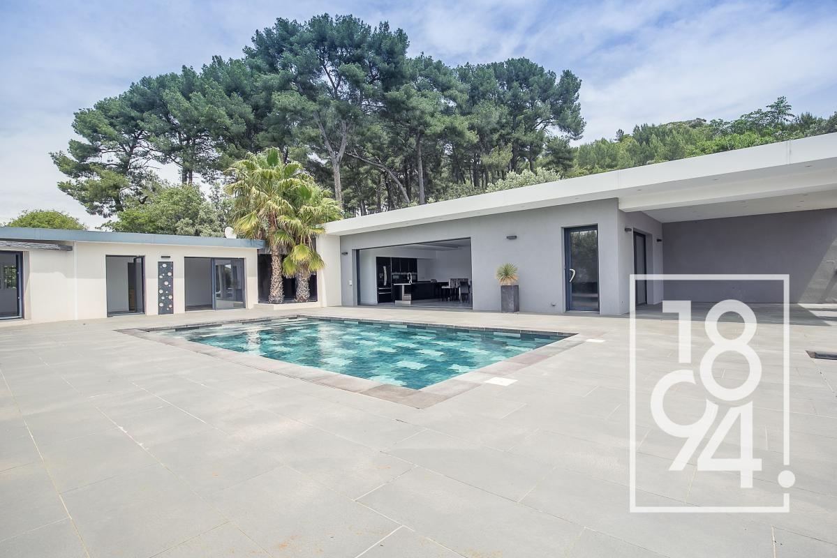 Villa de luxe à vendre dans le quartier Saint Mitre