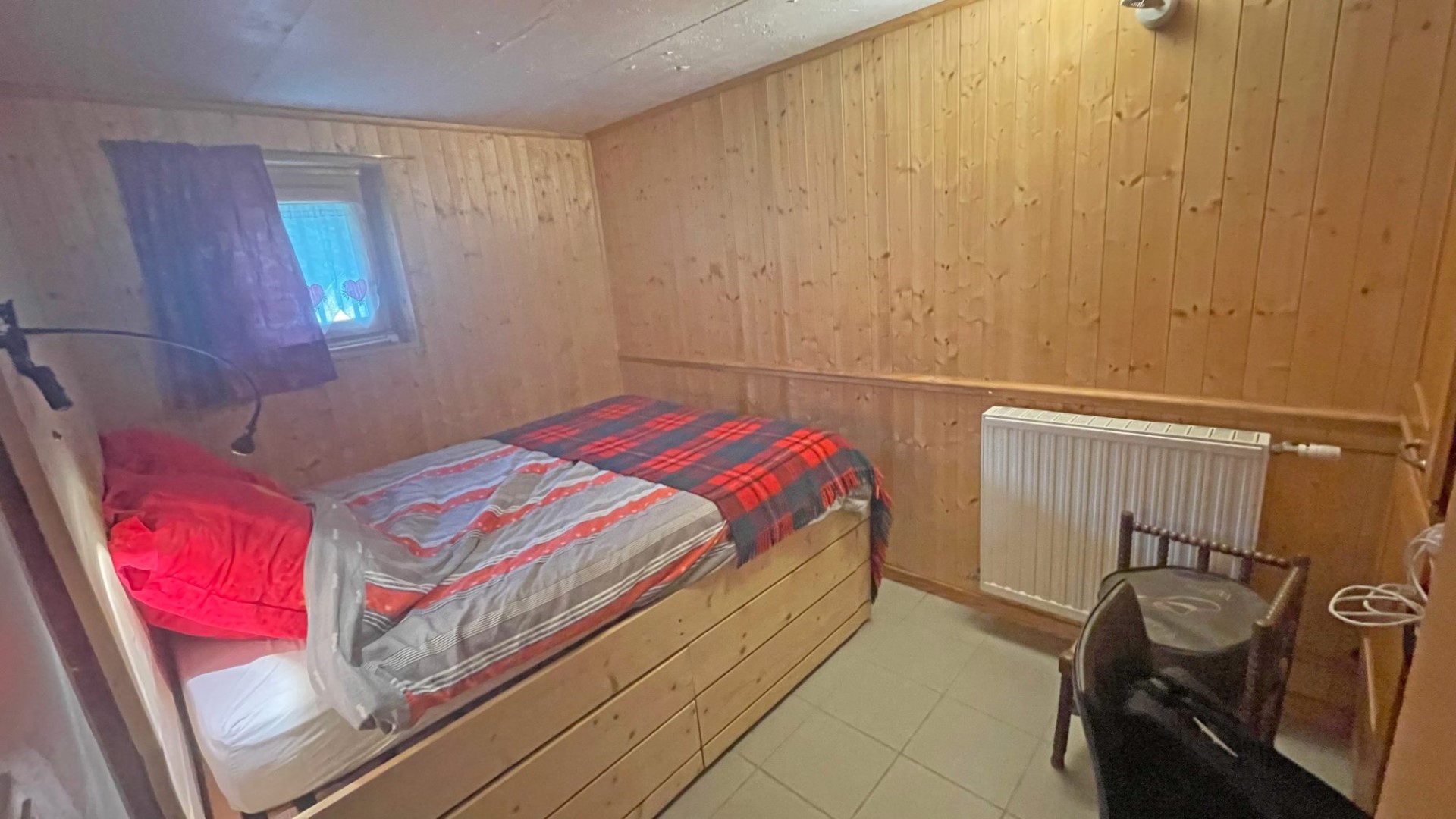 Chalet familial 8 pièces - Proche centre village - Fort potentiel - Sous-sol complet à Samoëns (74330) — 9