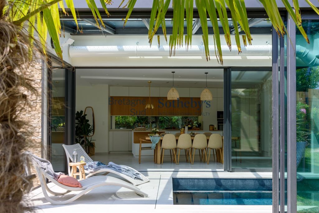 Luxury villa for rent in the district Bonne Source-Saint Sebastien