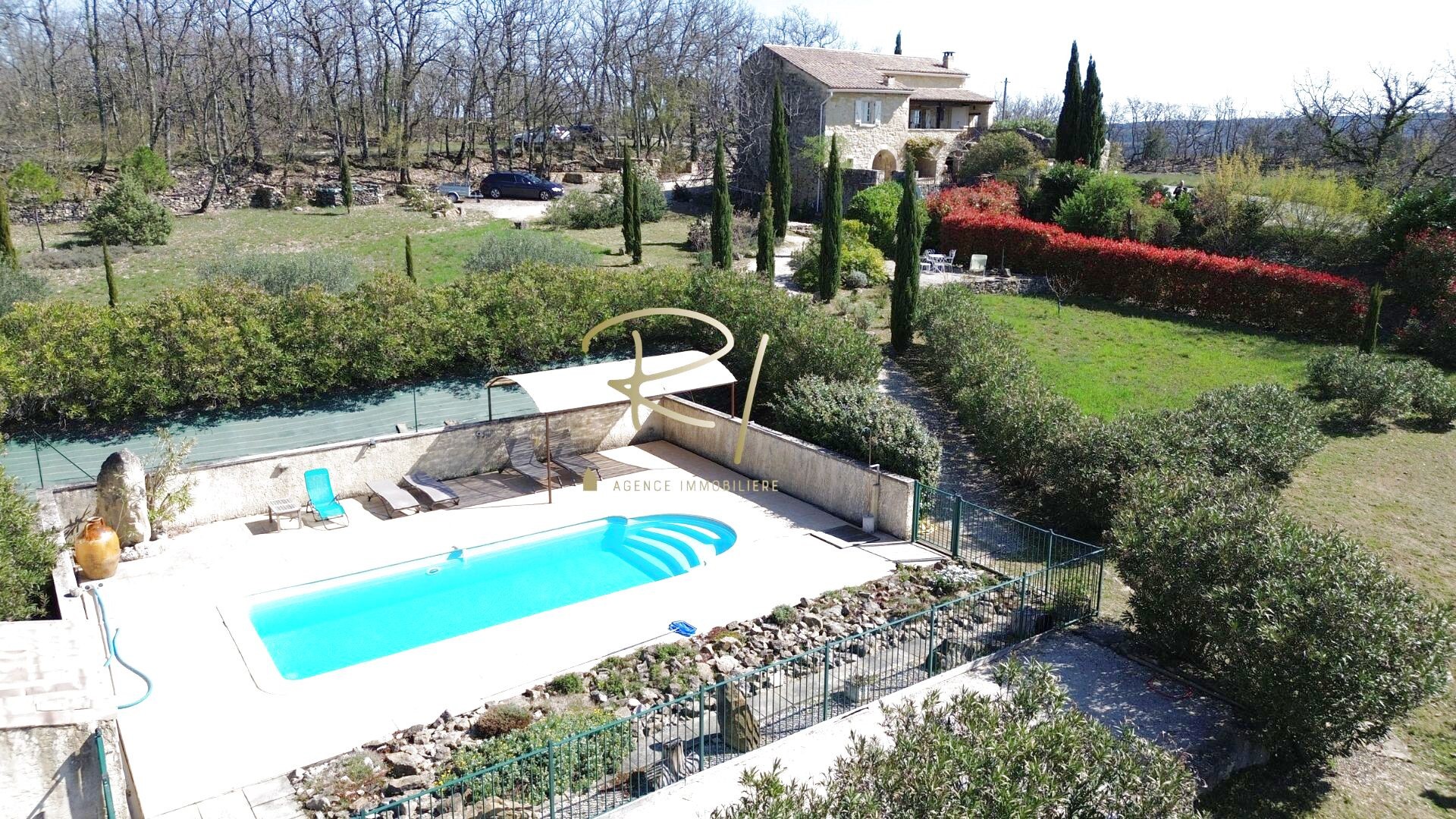 Luxe stadswoning te koop in Barjac