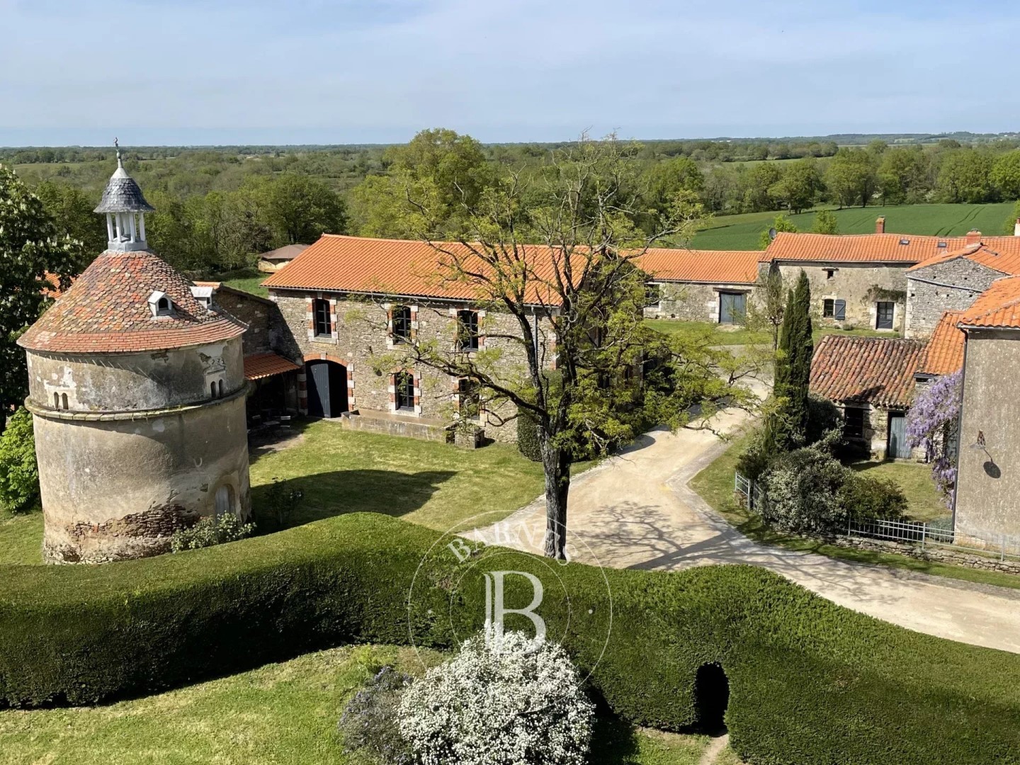 Château à vendre à Mareuil-sur-Lay-Dissais