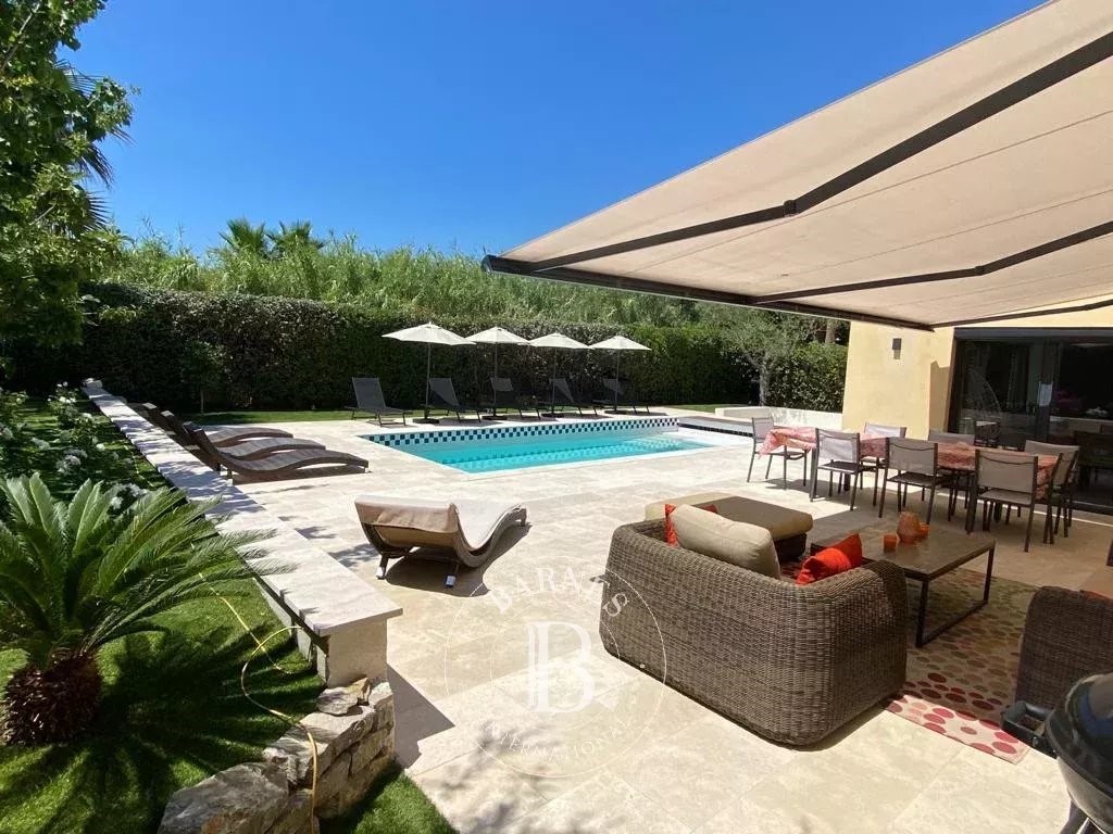 Villa de luxe en location saisonnière dans le quartier Zone Ouest Urbaine