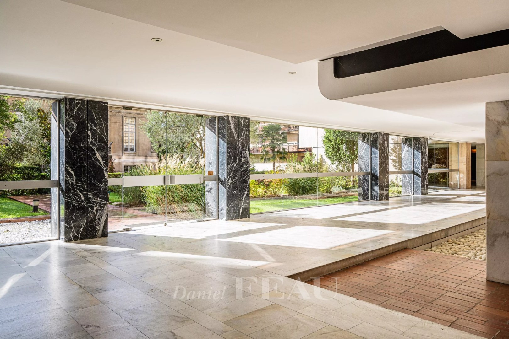 Appartement de luxe à vendre dans le quartier Saint James-Delabordère