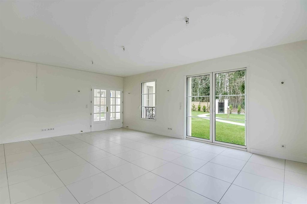 Maison de luxe à louer à la La Celle-Saint-Cloud