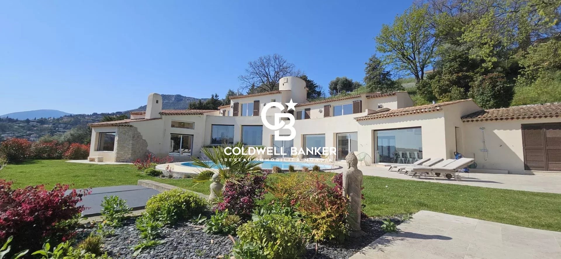 Villa de luxe à vendre dans le quartier Sainte Colombe
