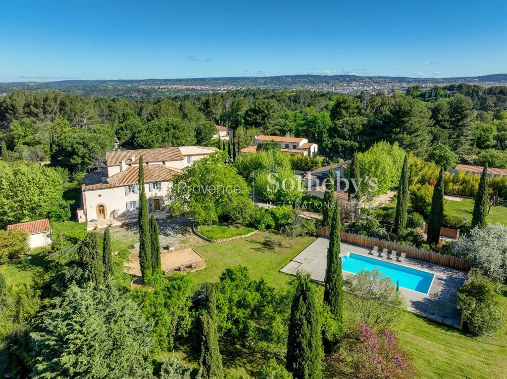 Maison de luxe à vendre dans le quartier Grand Sud- Aix la Duranne