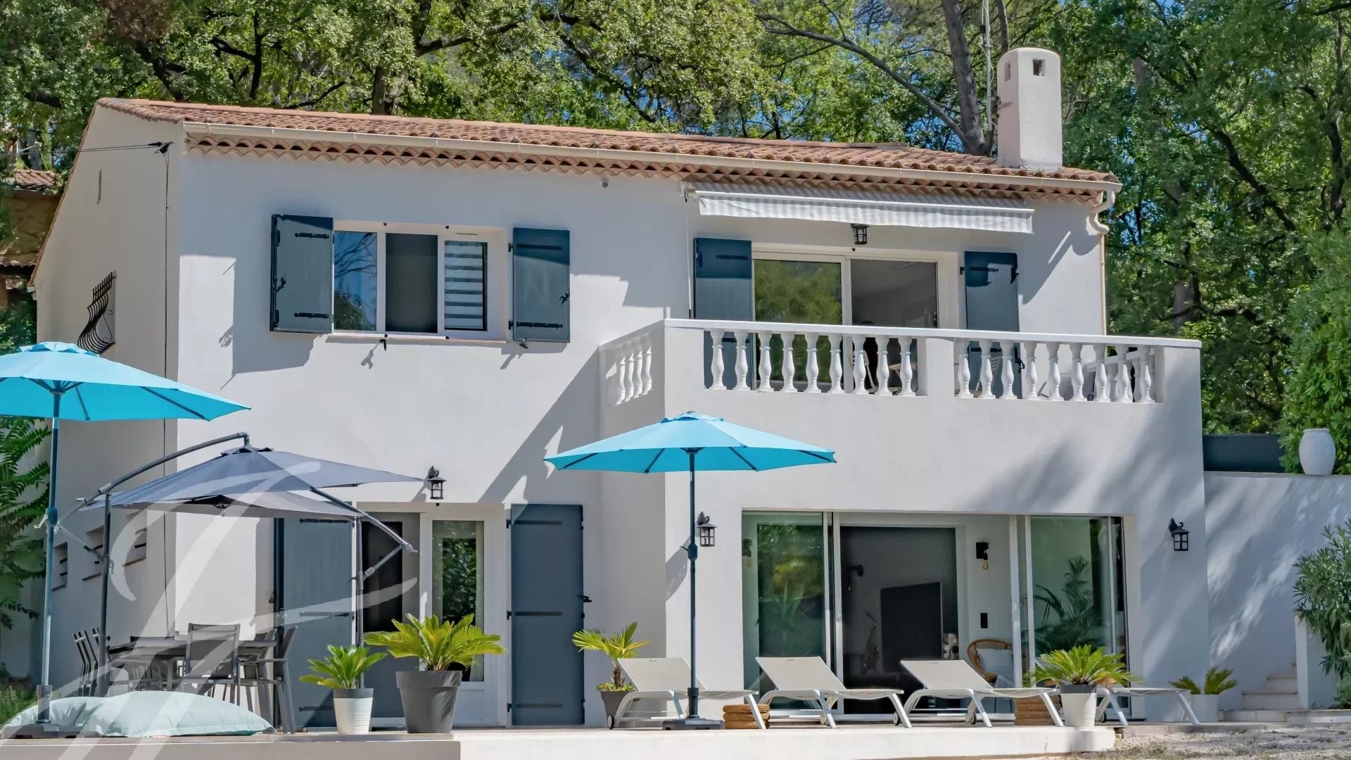 Luxury villa for sale in the district Les Aspres-Plan Sarrain