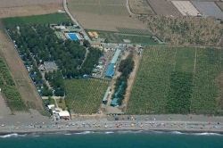 Camping Naturista & Bungalows Almanat, 190 emplacements, 14 locatifs