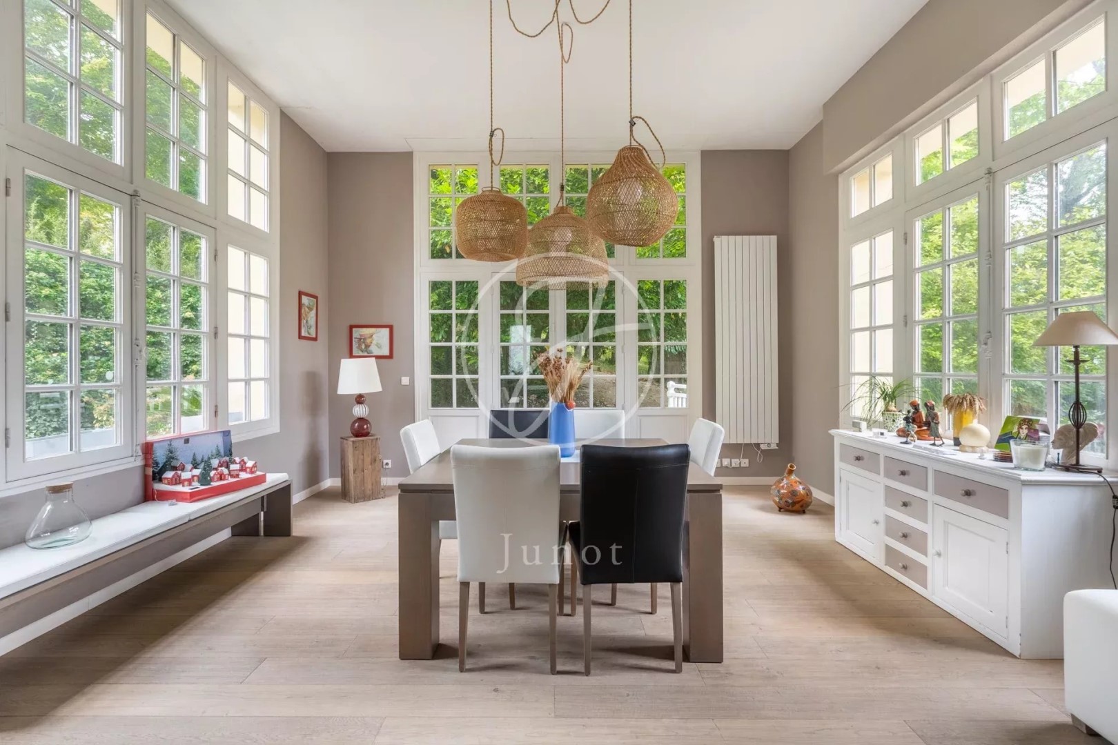 Maison de luxe à vendre dans le quartier Jonchere-Malmaison-Saint Cucufa