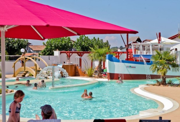 Camping De Vacances A Bidart En Aquitaine Pour 6 Pers 1m Amivac Com