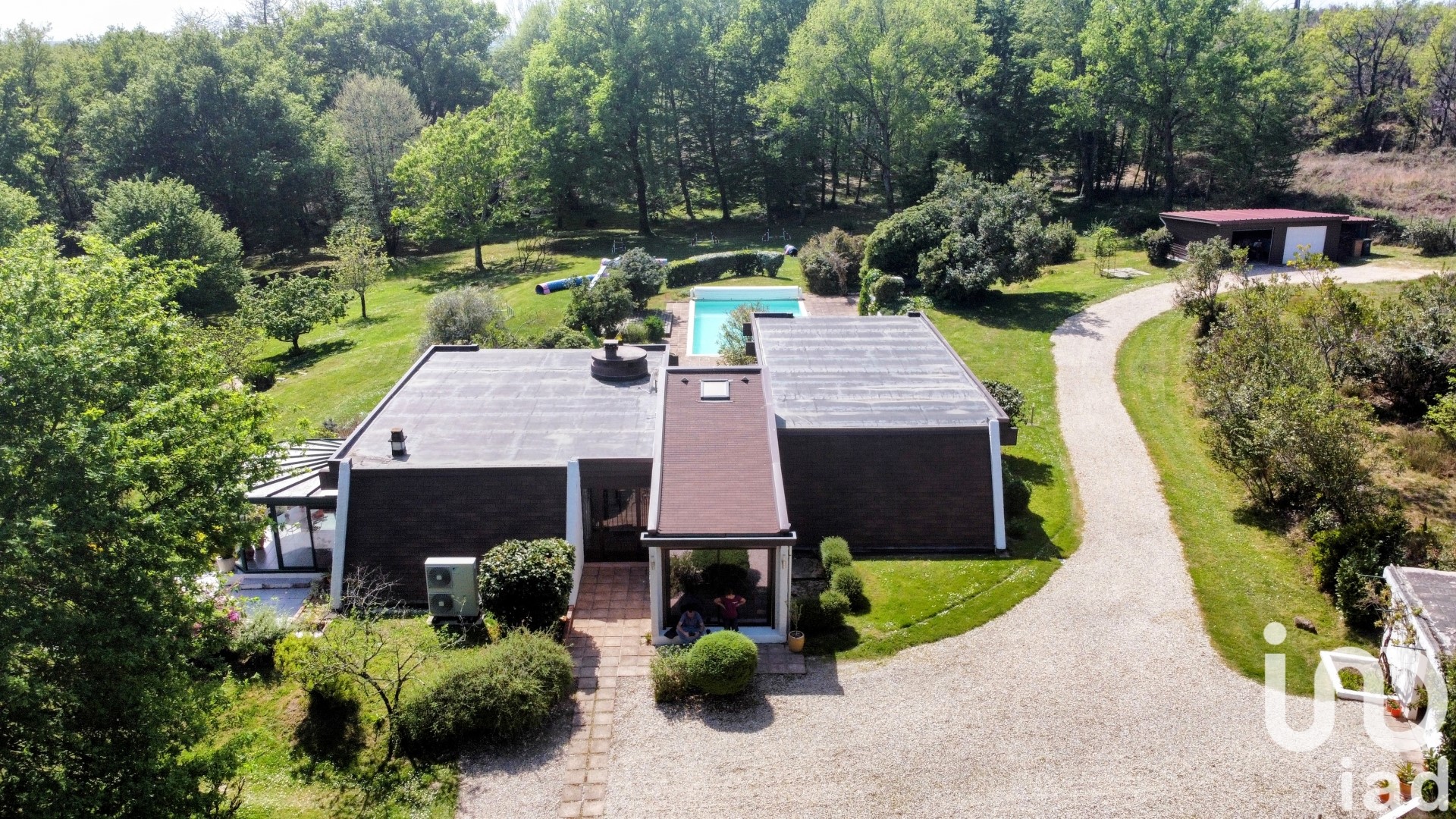 Architectenwoning te koop in Chamadelle