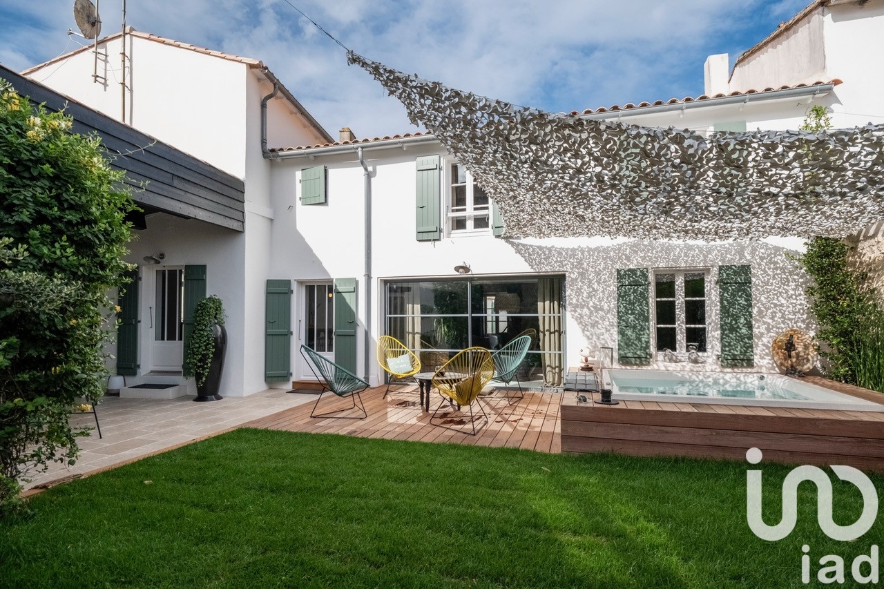 Village house for sale in Rivedoux-Plage