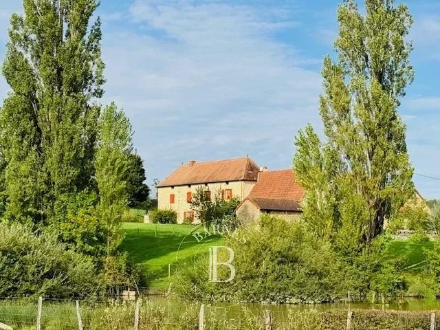 Maison de luxe à vendre à Saint-Christophe-en-Brionnais