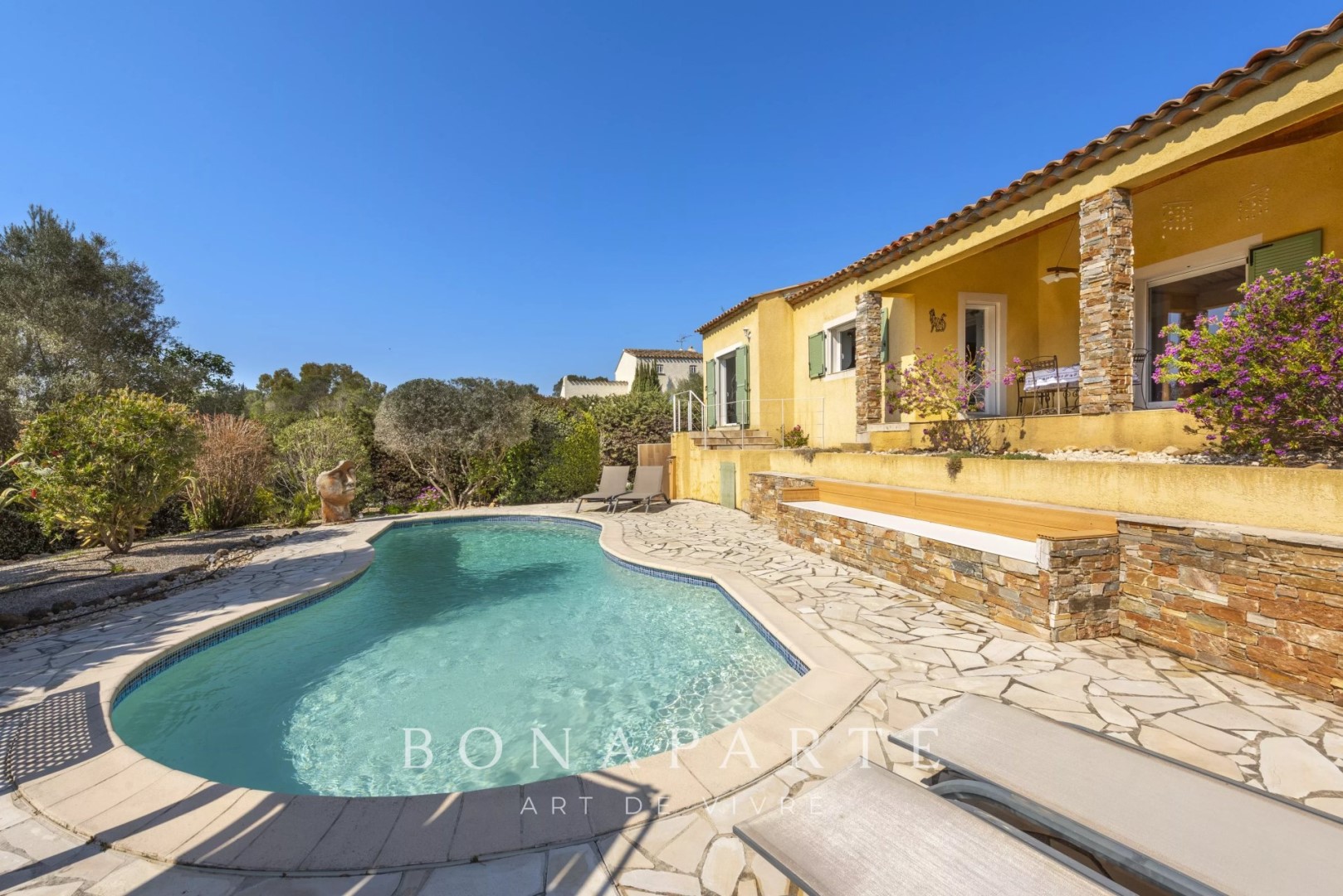 Maison de luxe à vendre dans le quartier Valescure-Vaulongue-Clair Bois-Vallon Suveret