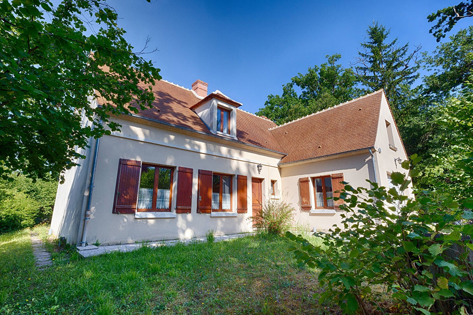 Luxury house for sale in the district Est